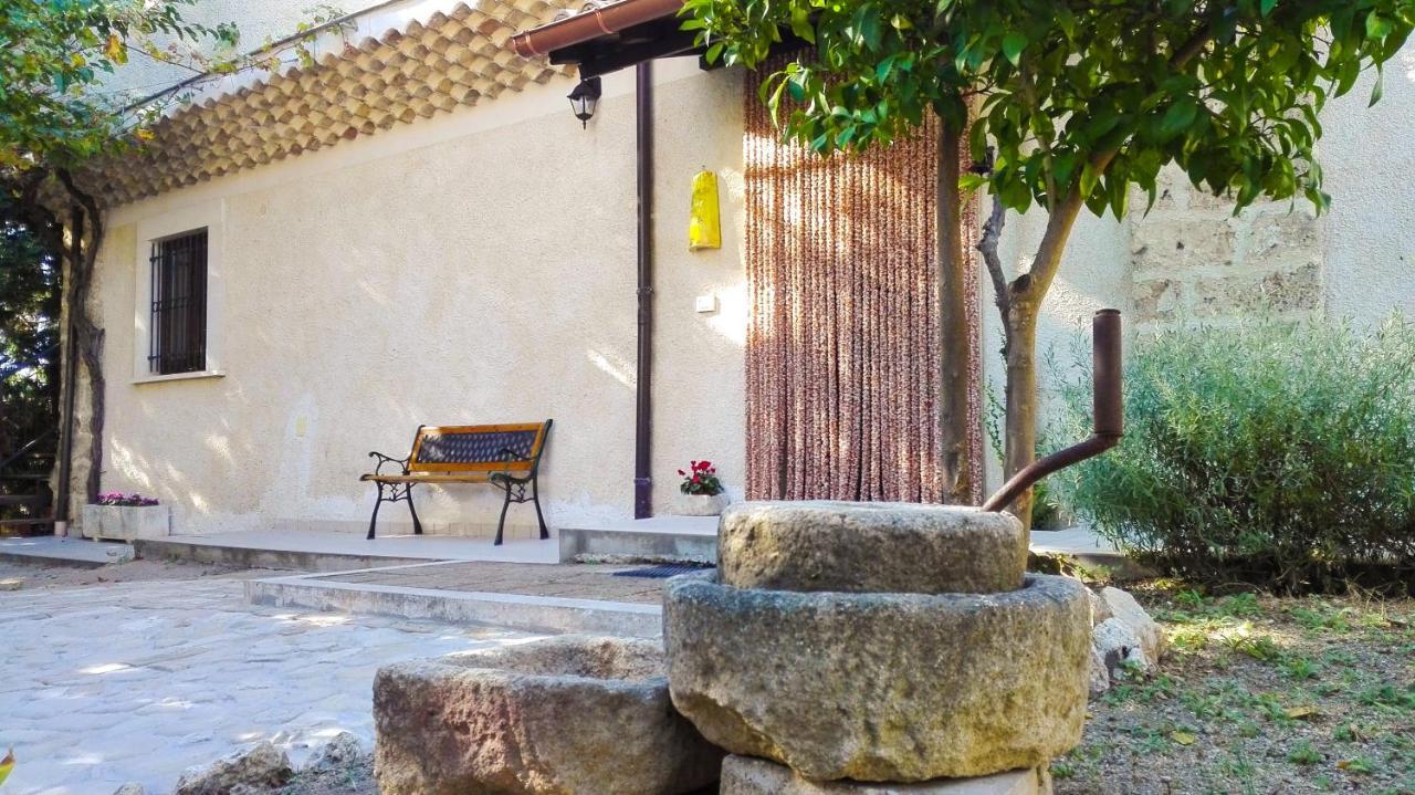 Castiglione a Casauria B&B La Masseria Del '700 מראה חיצוני תמונה